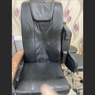 Cần bán shop nails ở vùng Moorebank vị trí đẹp, rent rẻ